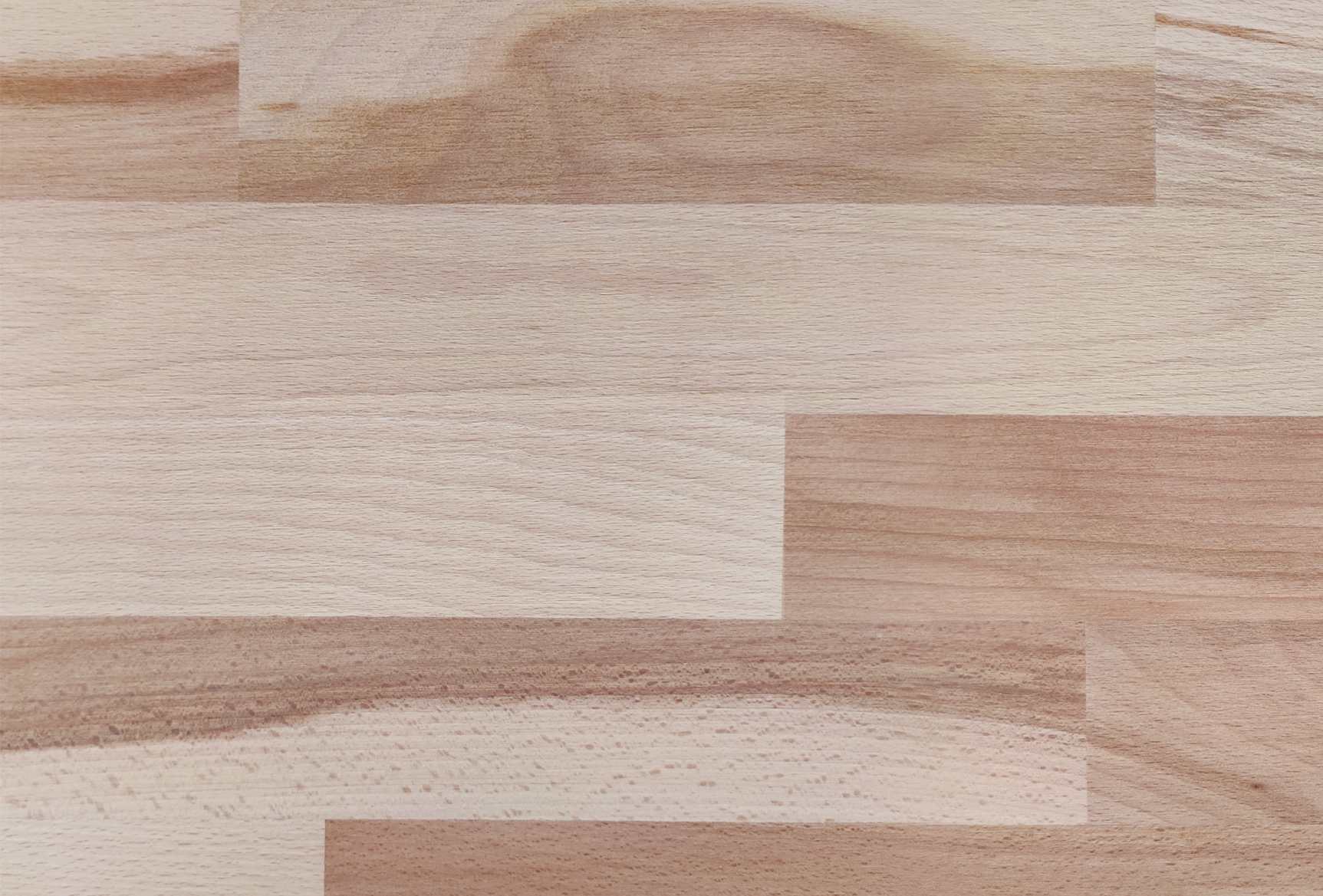 Imagen de un panel de madera de haya estratificado con ensamblaje a espigas y mortajas etiquetado "Essential", mostrando un patrón de estilo bloque con un grosor de 30 y 38 mm.